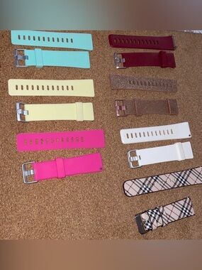 7 Fitbit Versa Bands S/P 🩵⭐️🩷♥️🌸🤍🤎